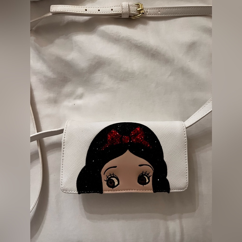 Nwt Disney Danielle Nicole Snow White Phone Cross… - image 1